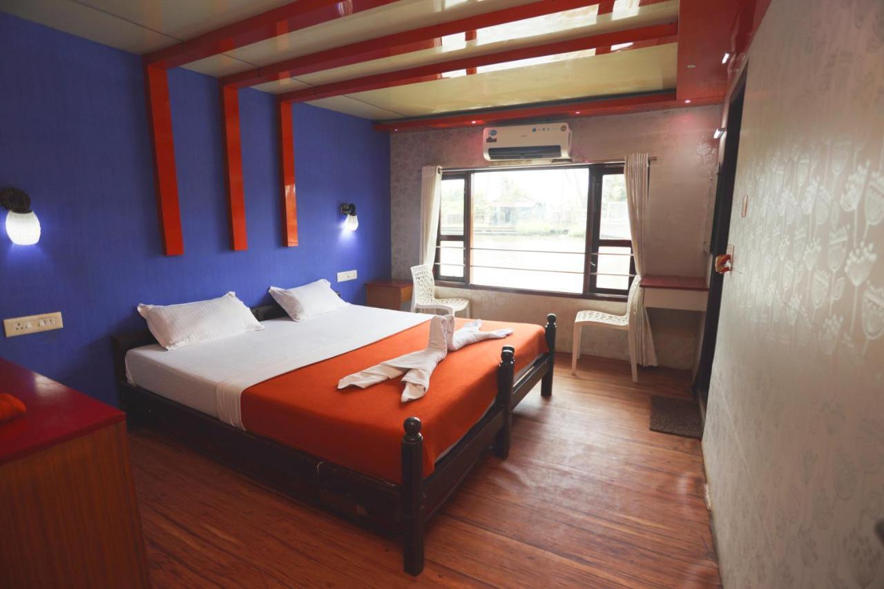 Harmony Houseboats Hotel Alappuzha Eksteriør billede