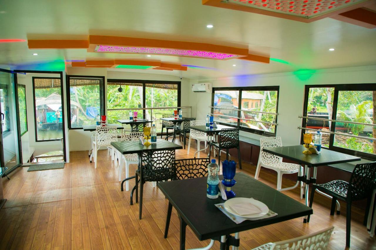 Harmony Houseboats Hotel Alappuzha Eksteriør billede